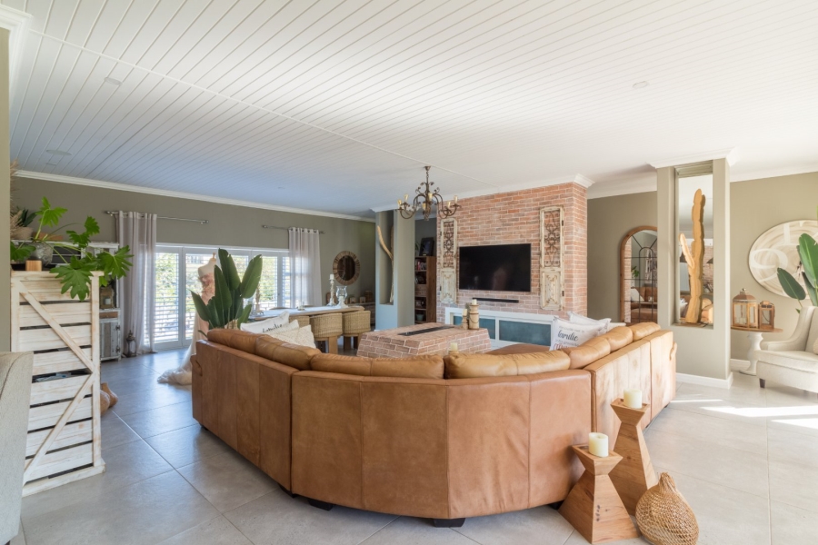 5 Bedroom Property for Sale in Num Num Cape Estate Western Cape